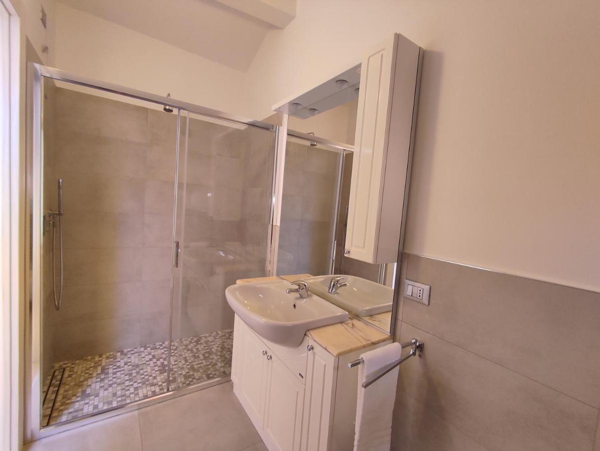 Iseolakerental - La Filandina Riva di Solto Exterior foto